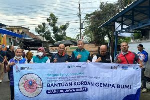 Gempa Cianjur, IDSurvey salurkan Rp105 juta terhadap korban