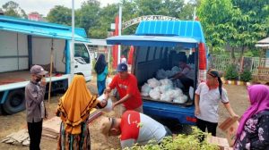 Selang Beberapa Jam, 500 Paket Sembako Murah Ludes Diserbu Warga Soneyan.