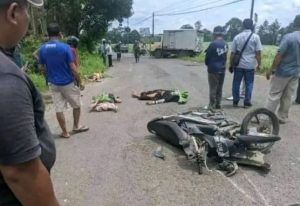 Adu Depan Motor Dengan Truk, 2 Pengendara Motor Tewas Di Tempat