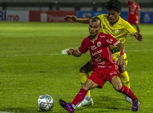 Riko simanjuntak tetap berlatih keras meski lanjutan Liga 1 indonesia belum jelas