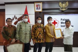 Donasi Gempa Cianjur Diserahkan Grup Mitsubishi Lewat PMI