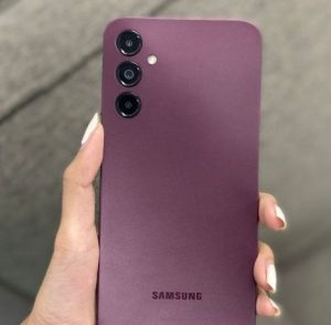 Ini ponsel perdana Samsung  yang terbit tahun ini