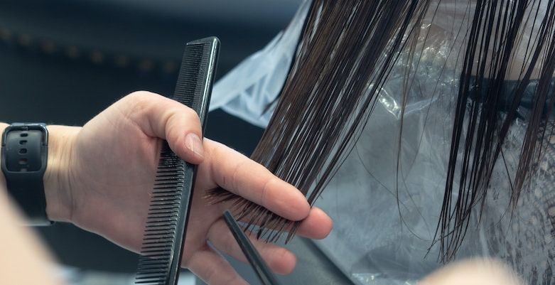 Anak Laki-Laki Takut Potong Rambut, Ini Tips Atasinya