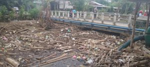 Pasca Banjir Sungai Desa Banjarsari Dipenuhi Sampah