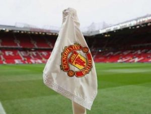 Manchester United Naikan Harga untuk Investor