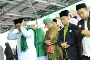 Uu Ruzhanul Ulum gelar shalat ghaib untuk korban gempa Cianjur