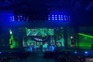 Stray Kids tampil serba hitam di konser  MANIAC Jakarta