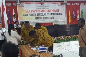 KPU Jayawijaya mendaftarkan 22 parpol dalam sipol