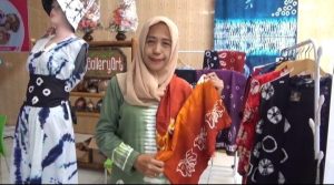 Mengadopsi Dari Jepang, Dikembangkan Di Pati, Batik Shibori Dilirik Pasar Nasional Maupun Internasional.