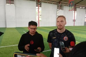 Gelandang Persija Jakarta Hanno Behrens menginginkan Liga 1 bergulir lagi dengan peningkatan keamanan