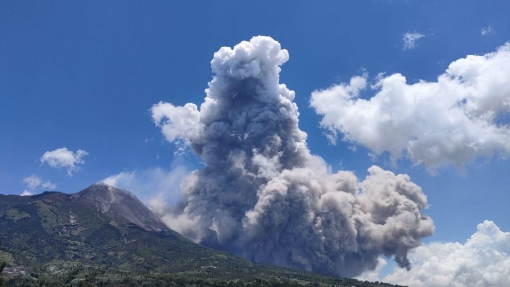 Tercatat 24 kali Gugran Erupsi Gunung Merapi, Dari Pukul 12.12 Sampai 16.00