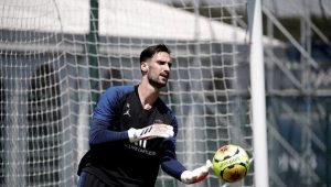 Kiper PSG Sergio Rico Kecelakaan, Kini Ia Dirawat Secara Intensif