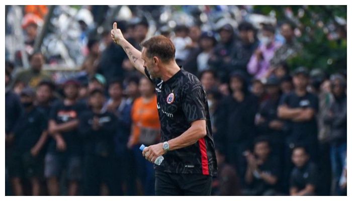 Thomas Doll Bilang Laga Terbesar di Indonesia adalah Persija Vs Pesib Bandung