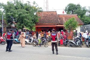 Penyaluran BNPT di Sumenep Diwarnai dengan Berdesak-desakan