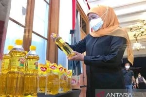 Khofifah Kembali Gelontorkan Ribuan Ton Minyak Goreng Ke 15 Daerah