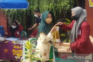 Warga Kudus Dapat Gelontoran 5.000 Liter Minyak Goreng