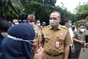 Bupati Tangerang Tidak Akan Keluarkan Izin Operasi Bagi Pabrik yang Cemari Lingkungan