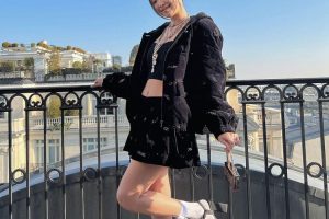 Gaya Edgy Jennie Blackpink di Paris Fashion Week Curi Perhatian Warganet
