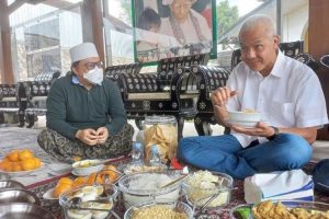 Ganjar Pranowo Silaturahmi ke Ketua Umum Pengurus Besar Nahdlatul Wathan