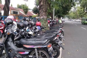 Pemkab Kudus Targetkan Pemasukan dari Parkir Rp1,89 Miliar Tahun Ini