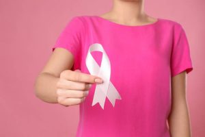 Penting! Wanita Disarankan Lakukan Pemeriksaan Payudara Dalam Posisi Ini