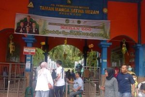 Libur Lebaran, Ribuan Warga Berbondong-bondong Kunjungi Medan Zoo