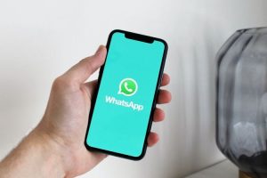 Neeraj Arora Mengaku Menyesal Jual WhatsApp ke Mark Zuckeberg   