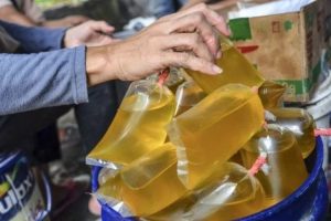 Minyak Goreng Curah Di Medan Masih Rp16.000/Kg   