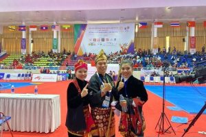 Emas Pertama Pencak Silat Indonesia Dipersembahkan Pesilat Putri Ririn/Riska 