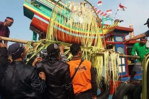 Tradisi Larung Sesaji di Juwana Kembali Digelar dengan Sederhana