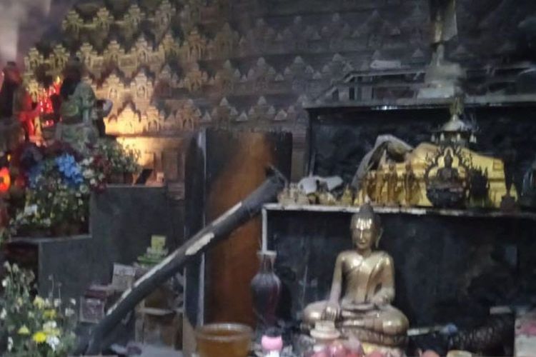 Gara-gara Lilin Jatuh, Vihara Girinaga Makassar Terbakar