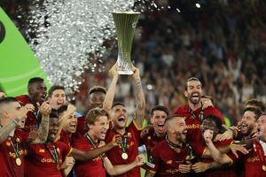 Final Liga Conference, Pelatih Feyenoord Akui Kurang Beruntung