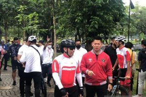 Bersama Atlet Sepeda SEA Games 2021, Kapolri Pimpin Parade Bersepeda 