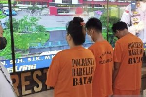 Sedang Asyik Bertransaksi, Bandar Judi Online di Batam Dibekuk Polisi