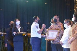Kemenhub Berikan Penghargaan Kepada Dua Operator Bandara Angkasa Pura I