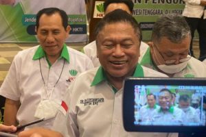 Oso Minta HKTI Perjuangkan Nasib Petani