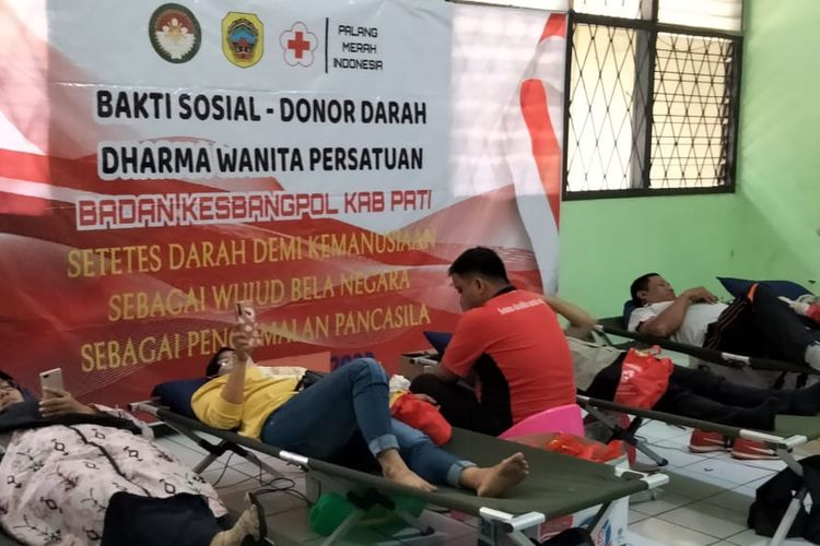 Kesbangpol Pati menggelar aksi donor darah