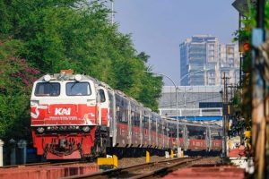 Kereta api diminati masyarakat karena aman dan ramah lingkungan