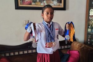 Mengagumkan gadis kelas 5 SD Asal Pati Punya 17 Medali Dari Kejuaraan Renang