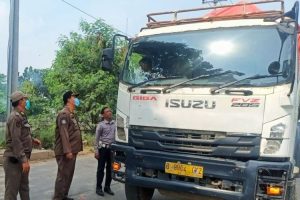 Operasional kendaraan barang di jalan Kosambi Tangerang batasi Dishub
