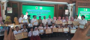 LDH Pati, Serahkan 22 Piagam Penghargaan Sekolah Adiwiyata dan Kampung Iklim
