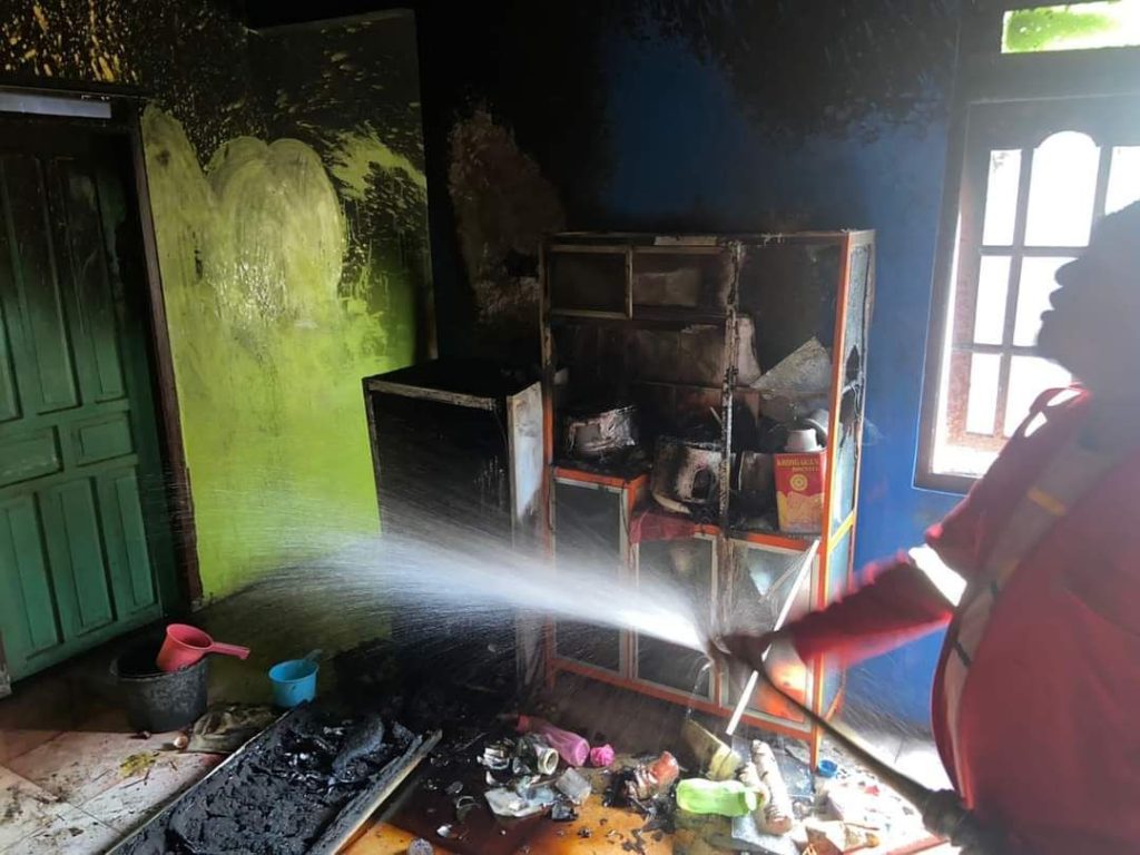 Rumah Milik Warga Terbakar, Disebabkan Kulkas Meledak