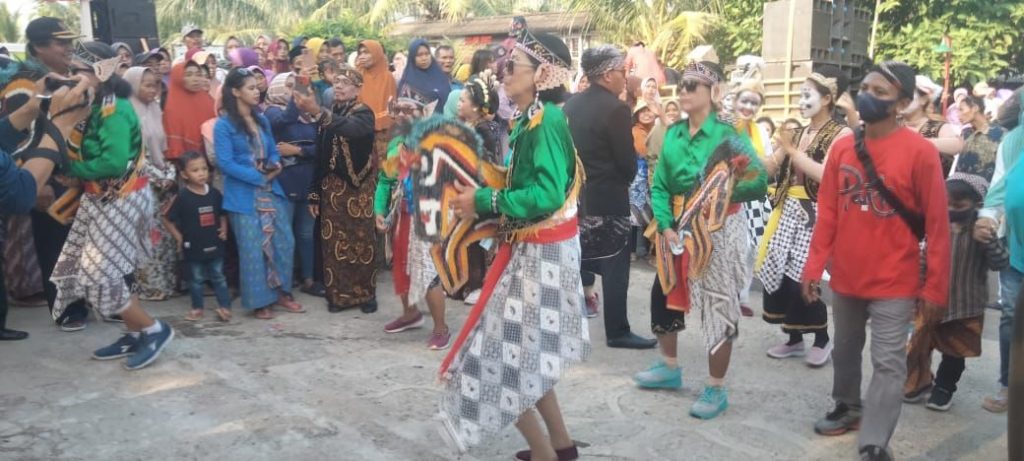 Semarak Sedekah Bumi Desa Karangsari, Puluhan Kesenian Jawa Dipamerkan