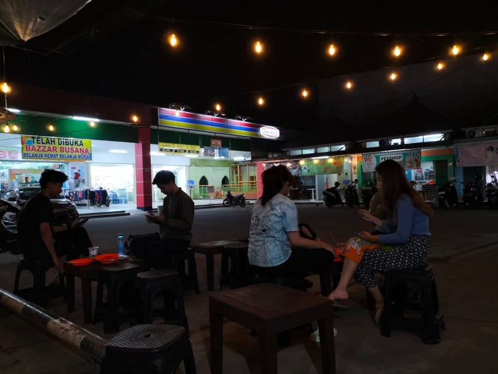 Angkringan, Hadirkan Suasana Jogja di Kota Metropolitan Bekasi