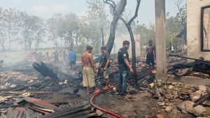 2 Rumah Dan 1 Gudang Terbakar, Kerugian Capai Ratusan Juta Rupiah.