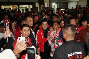 Timnas Raih Kemenangan, erick thohir apresiasi Suporter Nyanyikan Yalal Waton