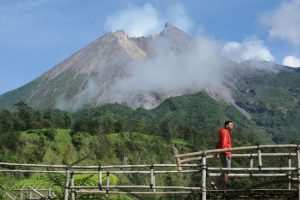 Gunung Merapi Alami 83 Kali Gempa Guguran dalam Sehari