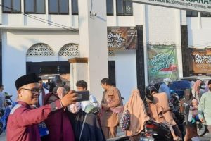1.000 Orang Laksanakan Shalat Idul Adha di Masjid Raya Uswatun Hasanah Jakbar