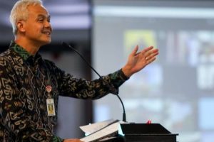Ganjar Pranowo Beri Peringatan kepada Kepala Sekolah: Jauhi KKN!