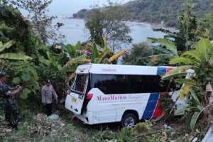 Bus Wisatawan Terguling di Cilegok, 1 Penumpang Tewas